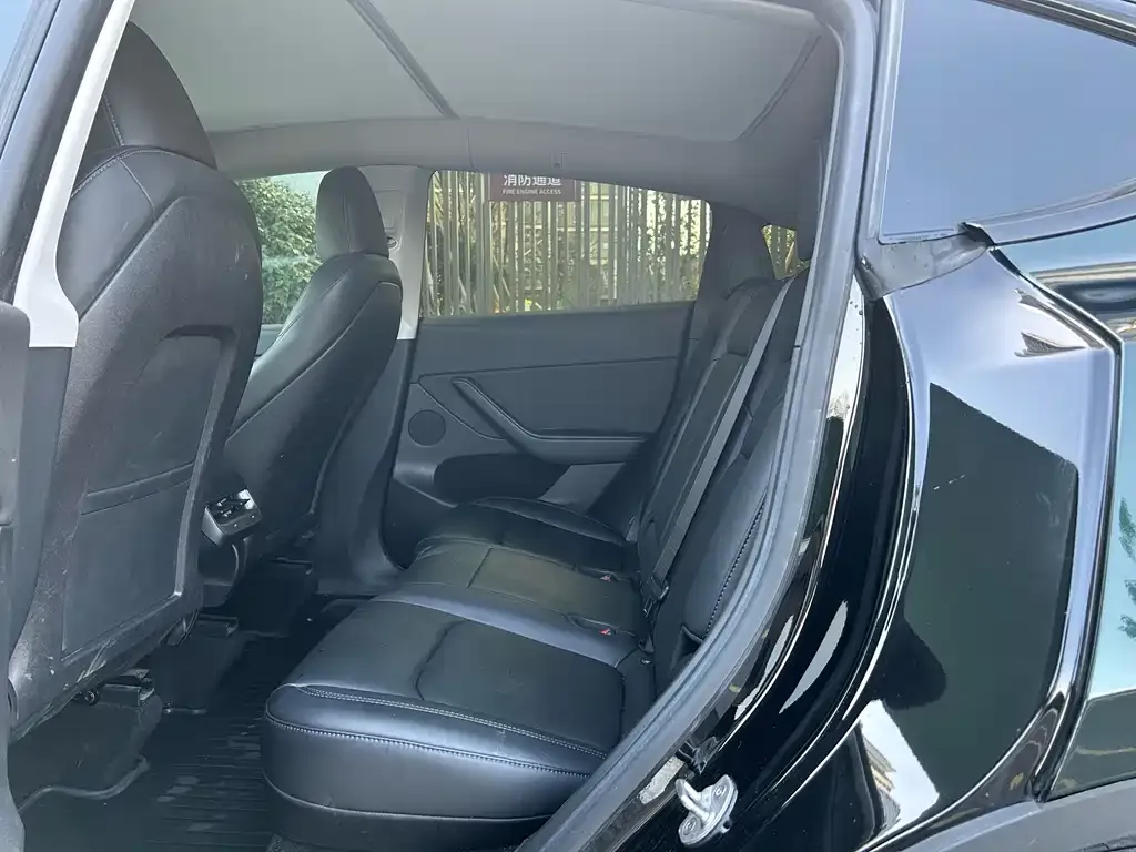 Tesla Model Y 2023 из CN, фото 8