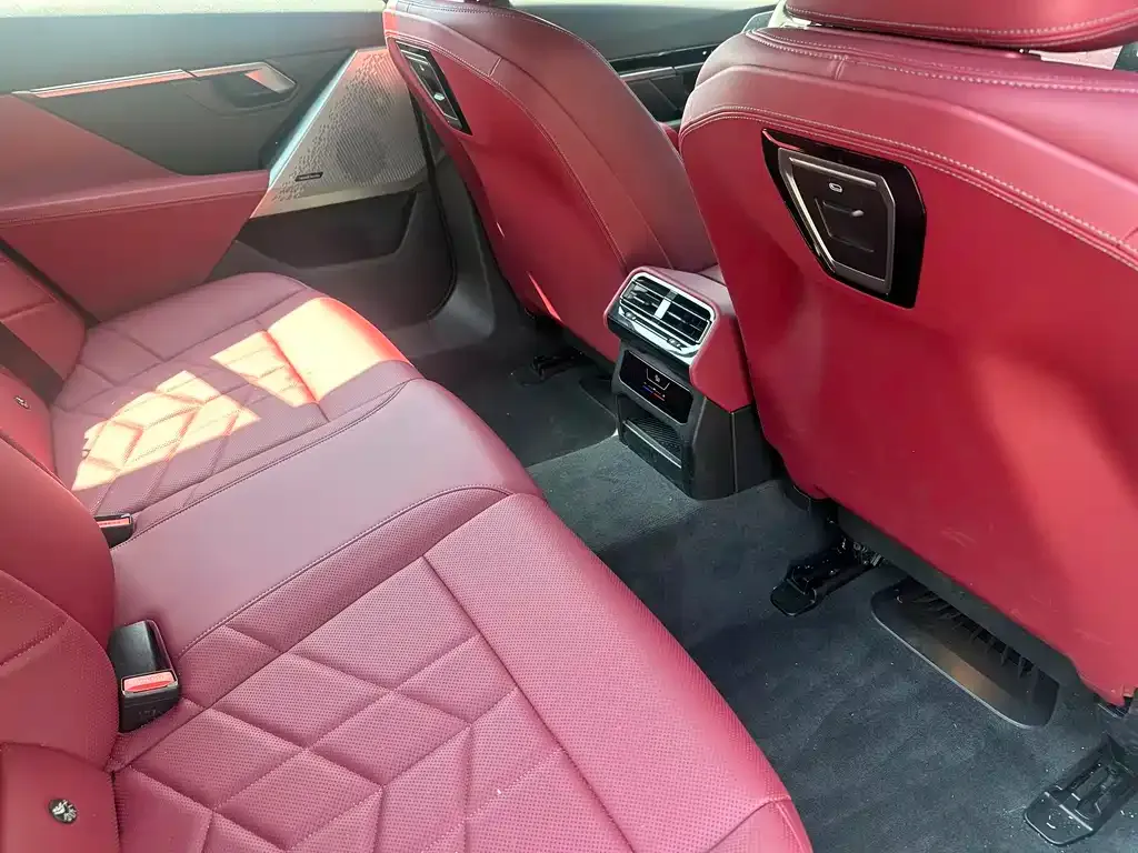 BMW 5 Series 2024 из CN, фото 2