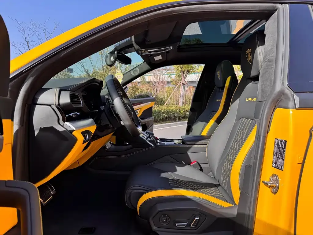 Lamborghini Urus 2023 из CN, фото 4