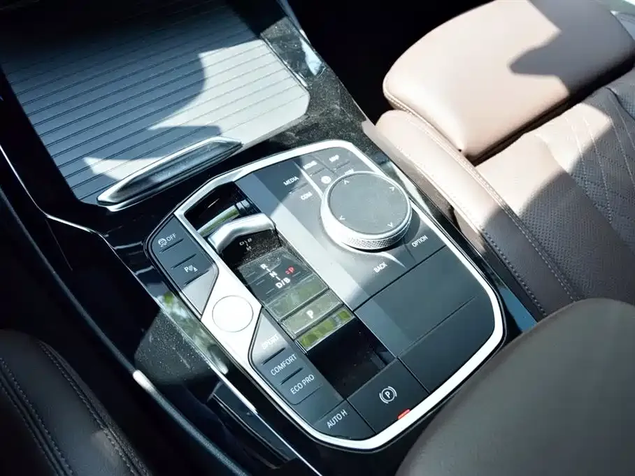 BMW iX3 2025 из CN, фото 9