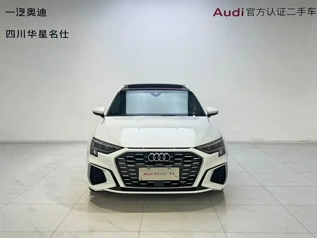 Audi A3 2023 из CN, фото 2