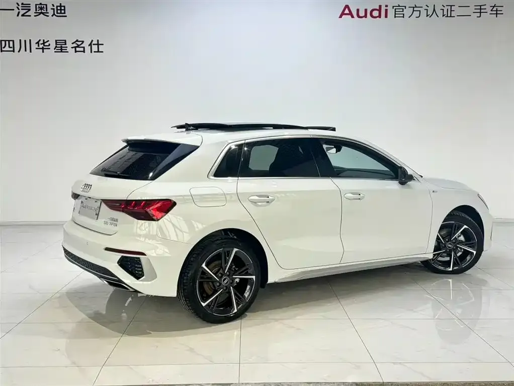 Audi A3 2023 из CN, фото 4