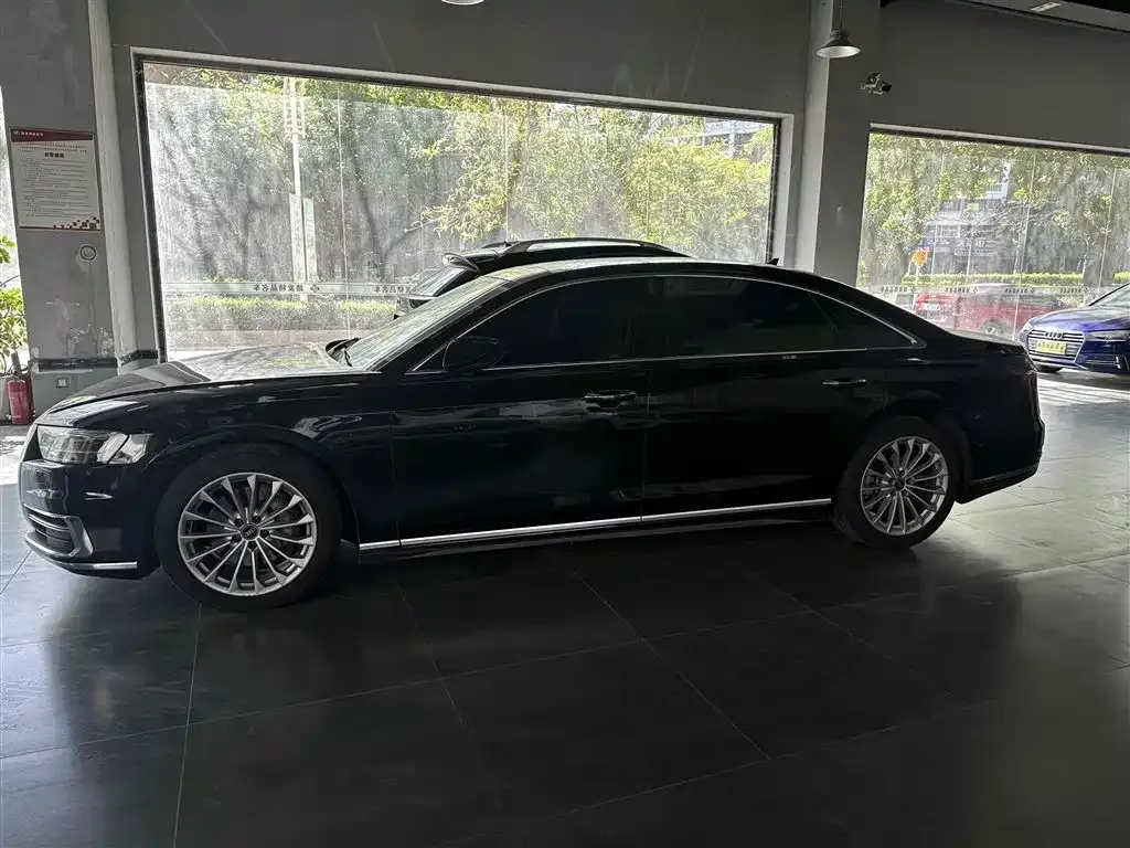 Audi A8 2021 из CN, фото 3