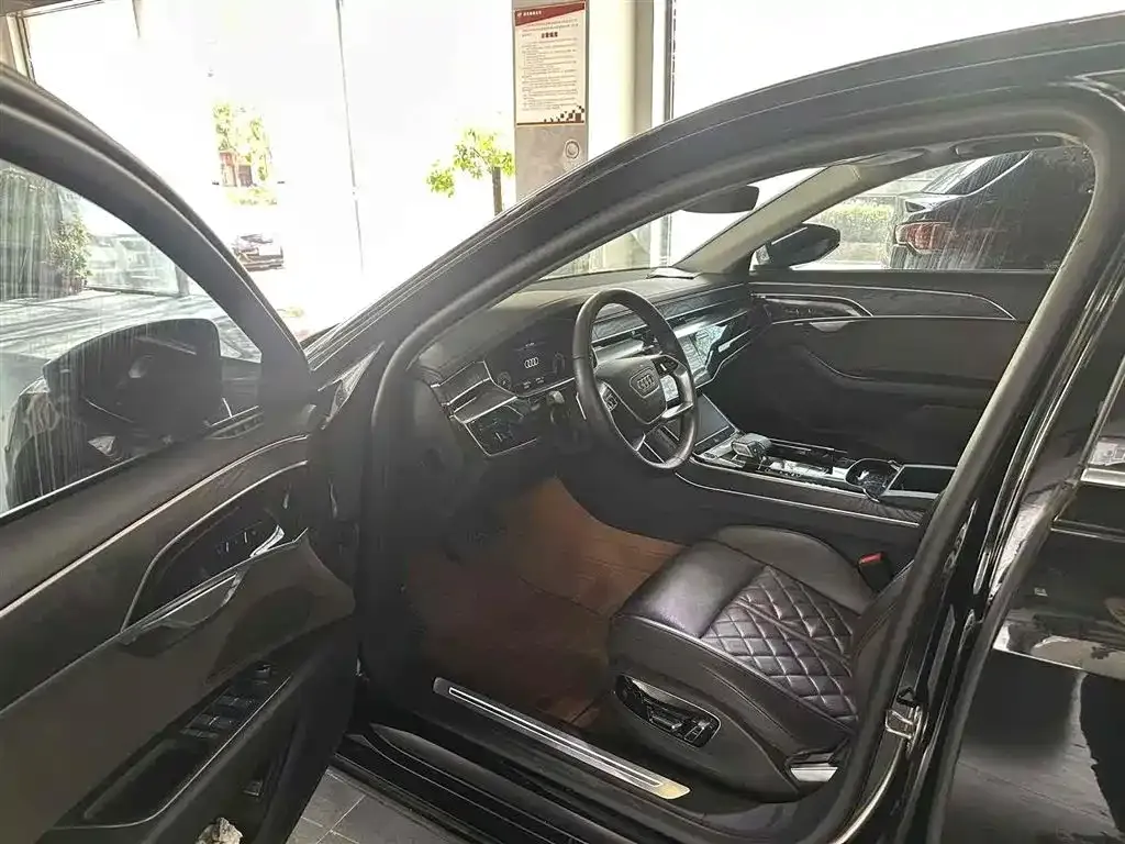Audi A8 2021 из CN, фото 8