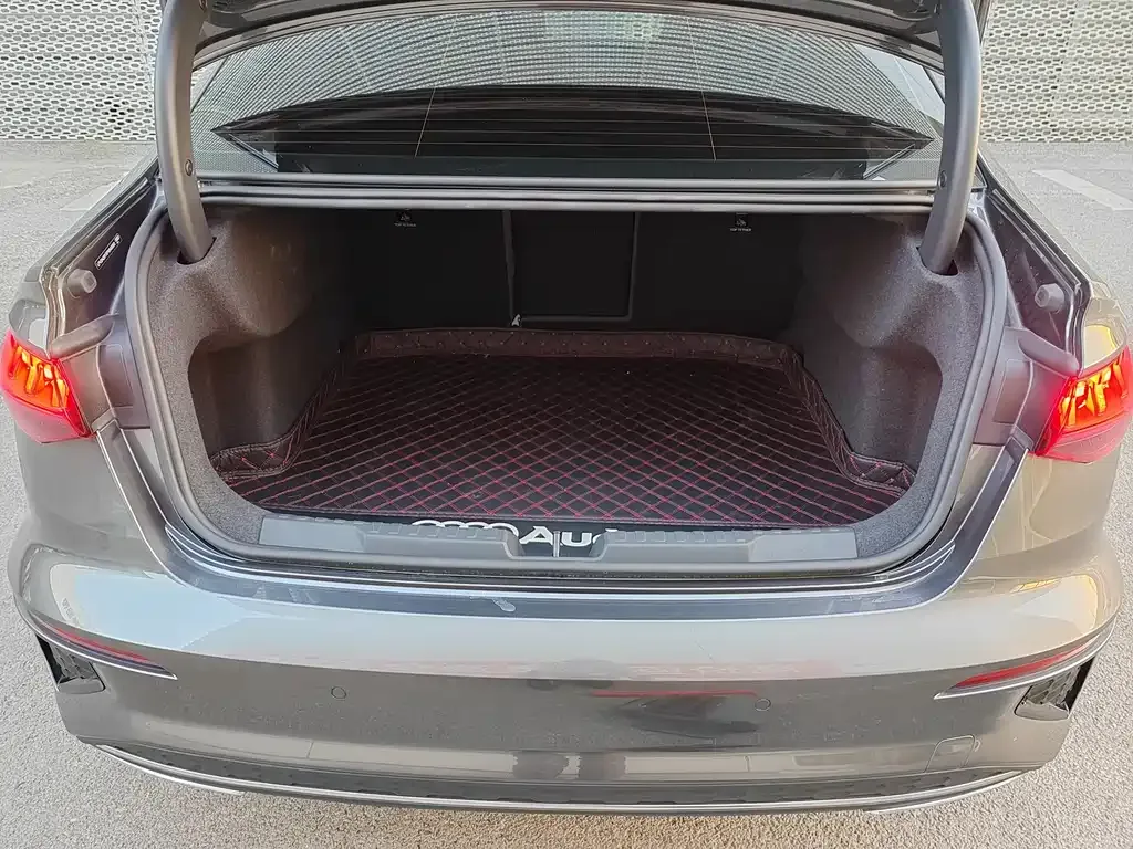 Audi A3 2024 из CN, фото 3