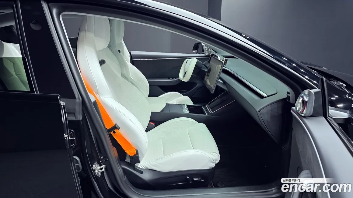 Tesla Model 3 — фото 10