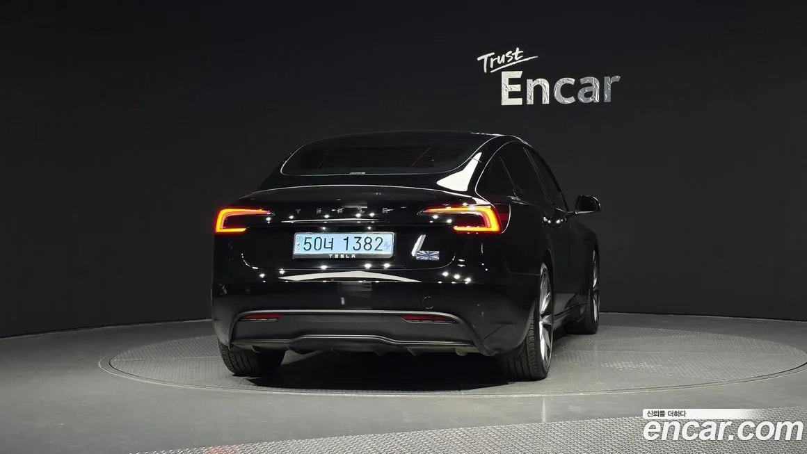 Tesla Model 3 — фото 4