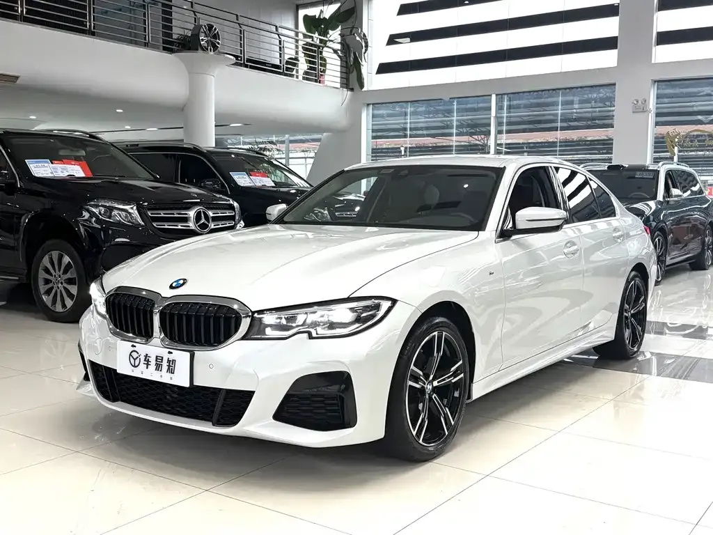 BMW 3 Series 2022 из CN, фото 1