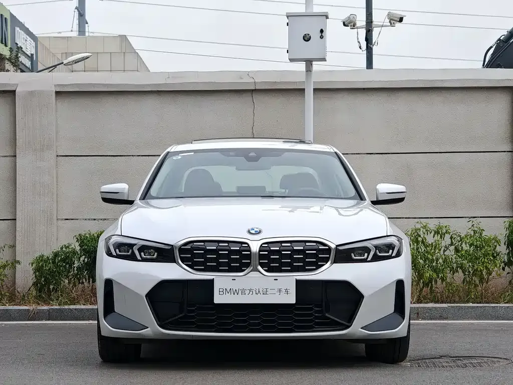 BMW 3 Series 2023 из CN, фото 2