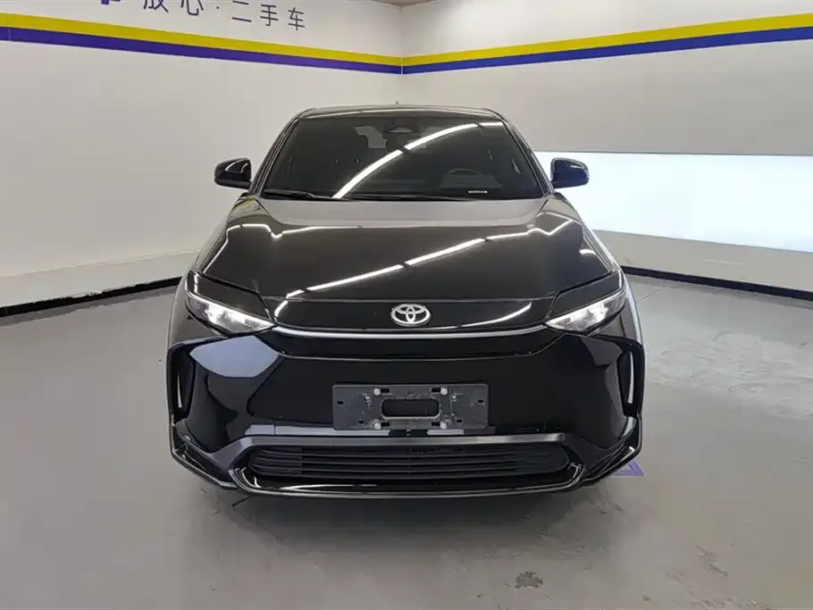 Toyota bZ4X 2023 из CN, фото 2
