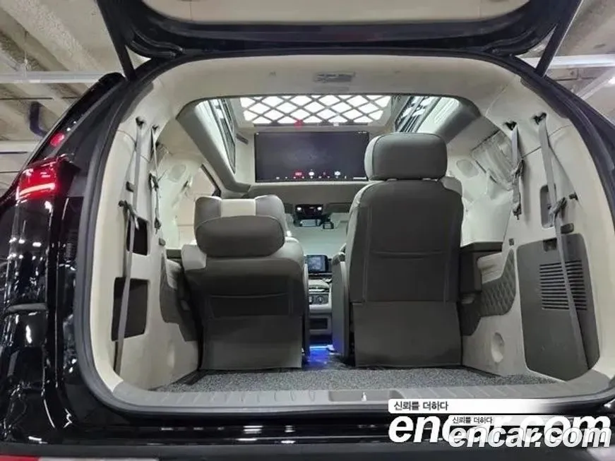Kia Carnival — фото 9