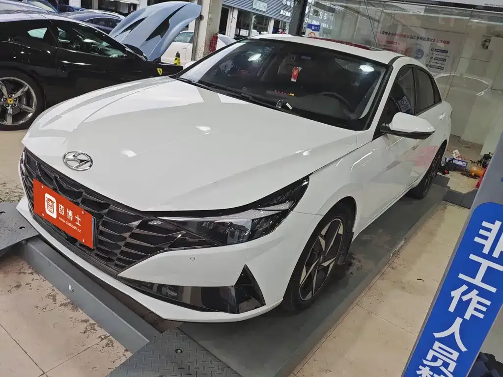 Hyundai Elantra 2022 из CN, фото 1