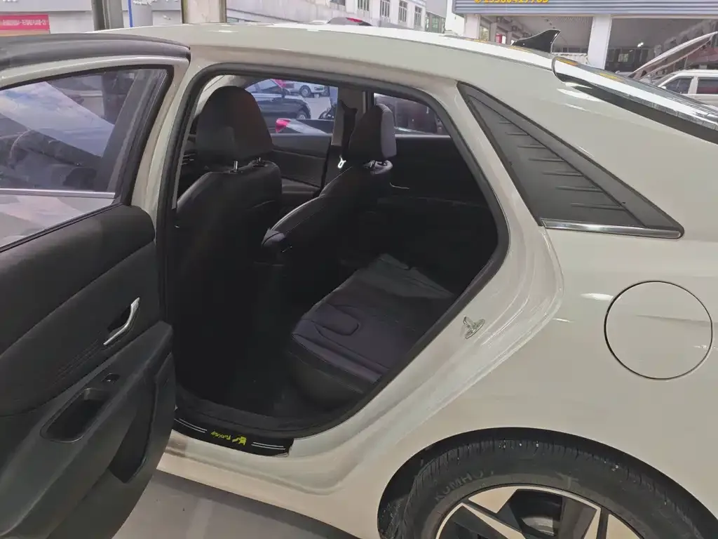 Hyundai Elantra 2022 из CN, фото 6