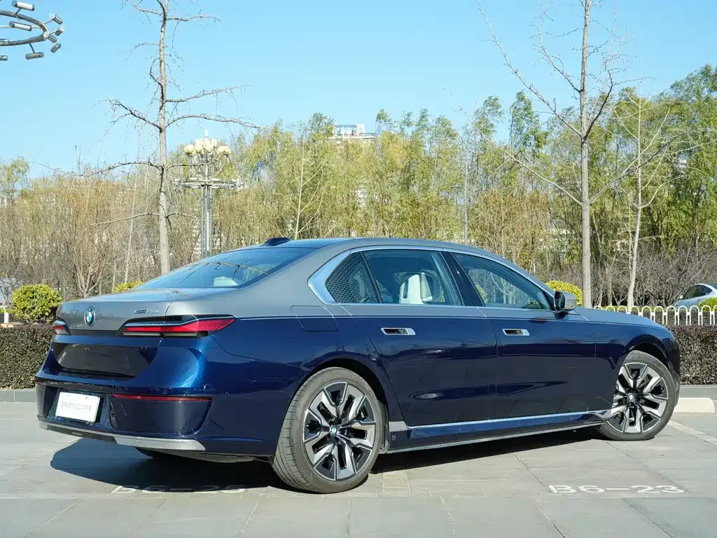 BMW i7 2023 из CN, фото 3