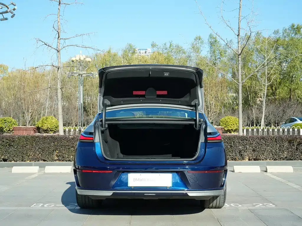 BMW i7 2023 из CN, фото 8