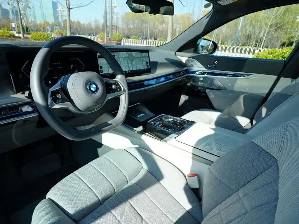 BMW i7 2023 из CN, фото 9