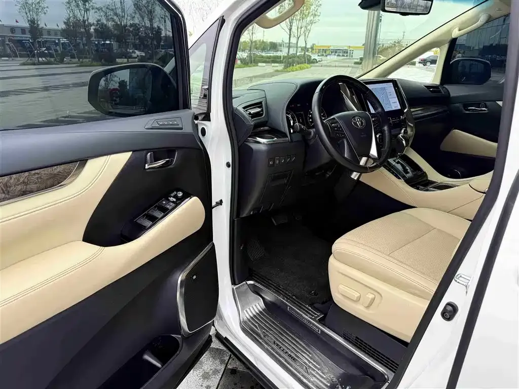 Toyota Vellfire 2023 из CN, фото 4
