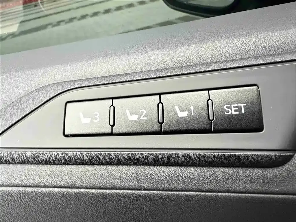 Toyota Vellfire 2023 из CN, фото 6