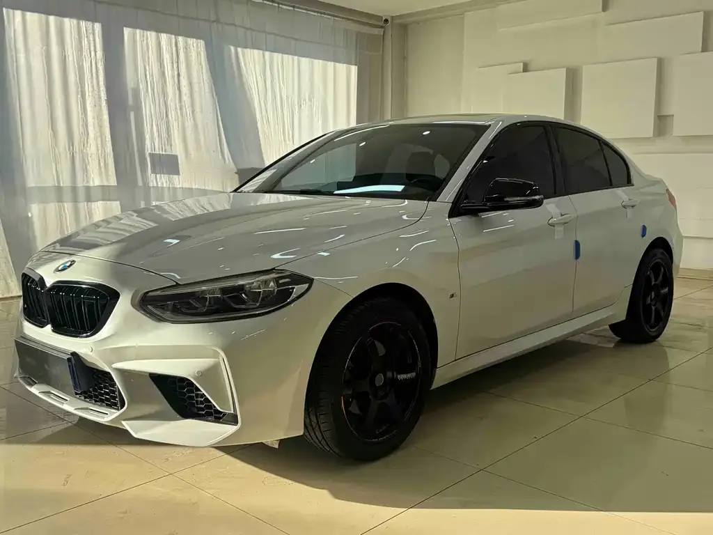 BMW 1 Series 2022 из CN, фото 1
