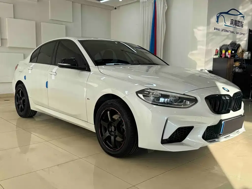 BMW 1 Series 2022 из CN, фото 3