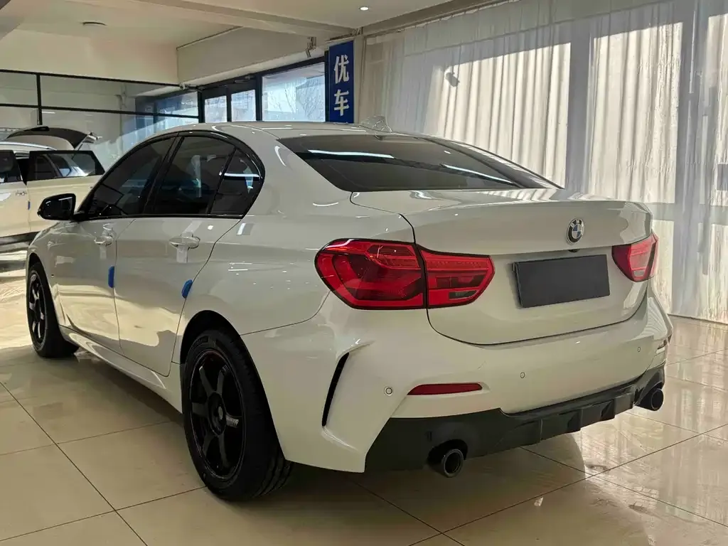 BMW 1 Series 2022 из CN, фото 4