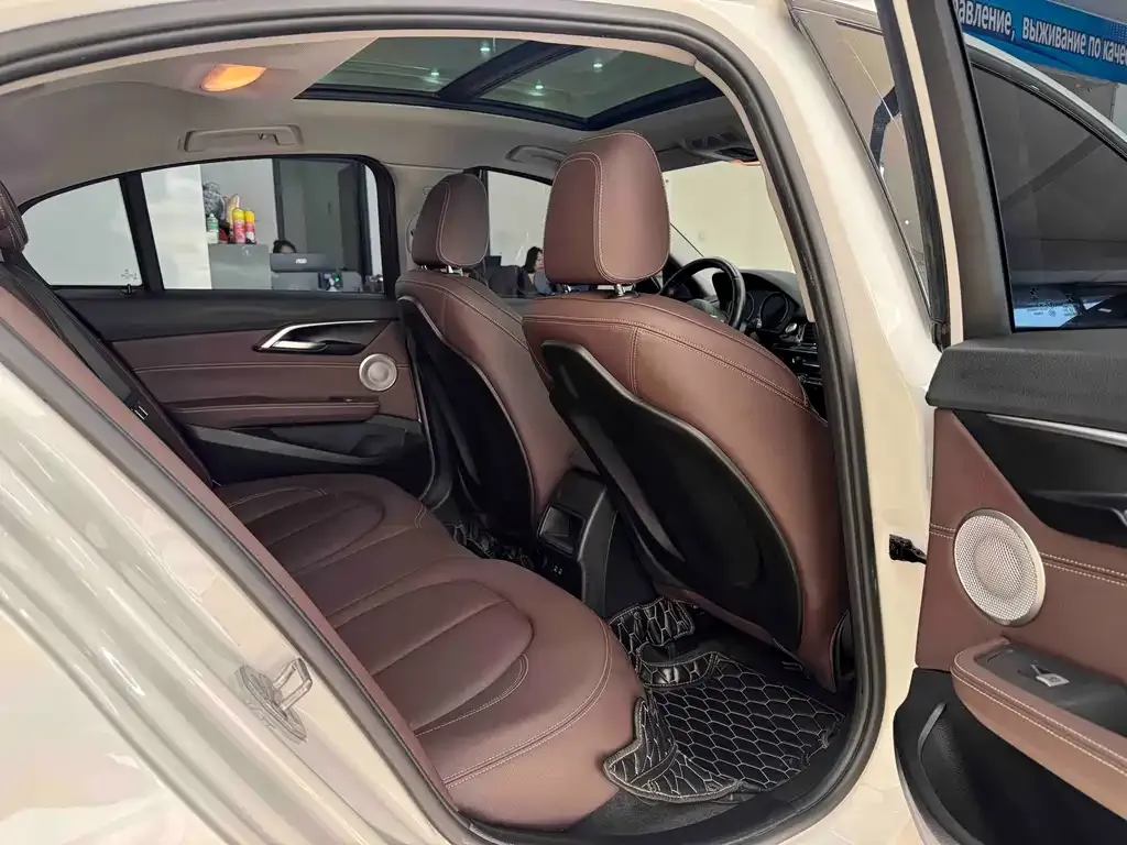 BMW 1 Series 2022 из CN, фото 9