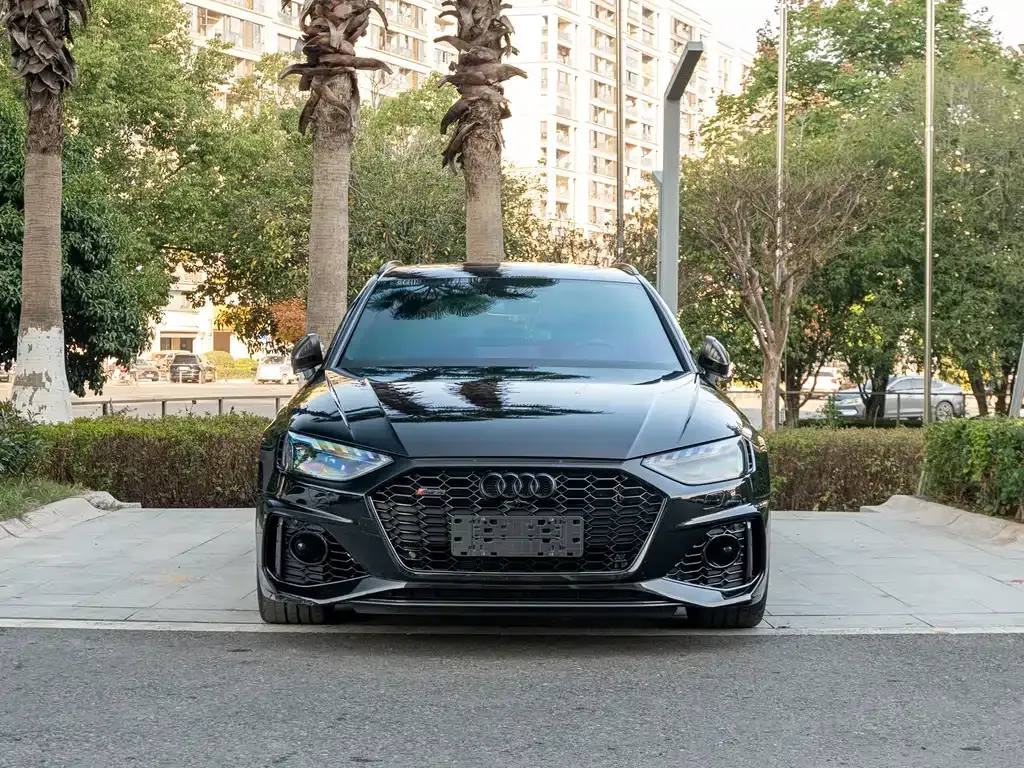 Audi RS 4 2024 из CN, фото 2