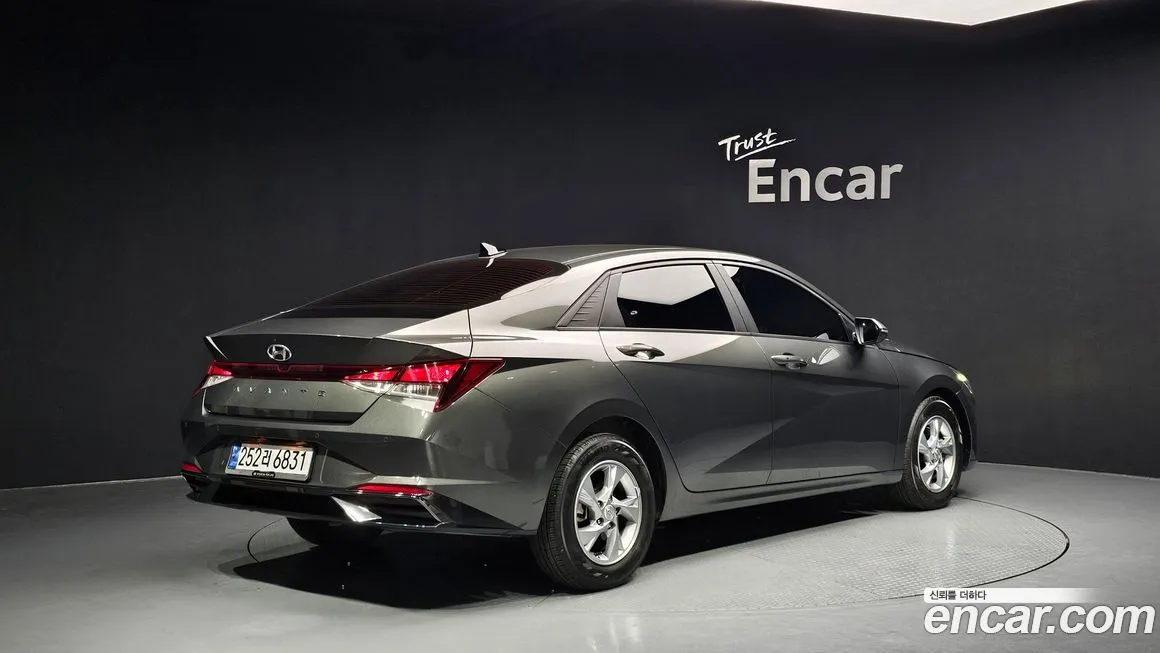 Hyundai AVANTE — фото 2