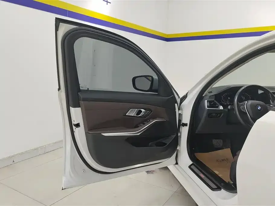 BMW 3 Series 2022 из CN, фото 7