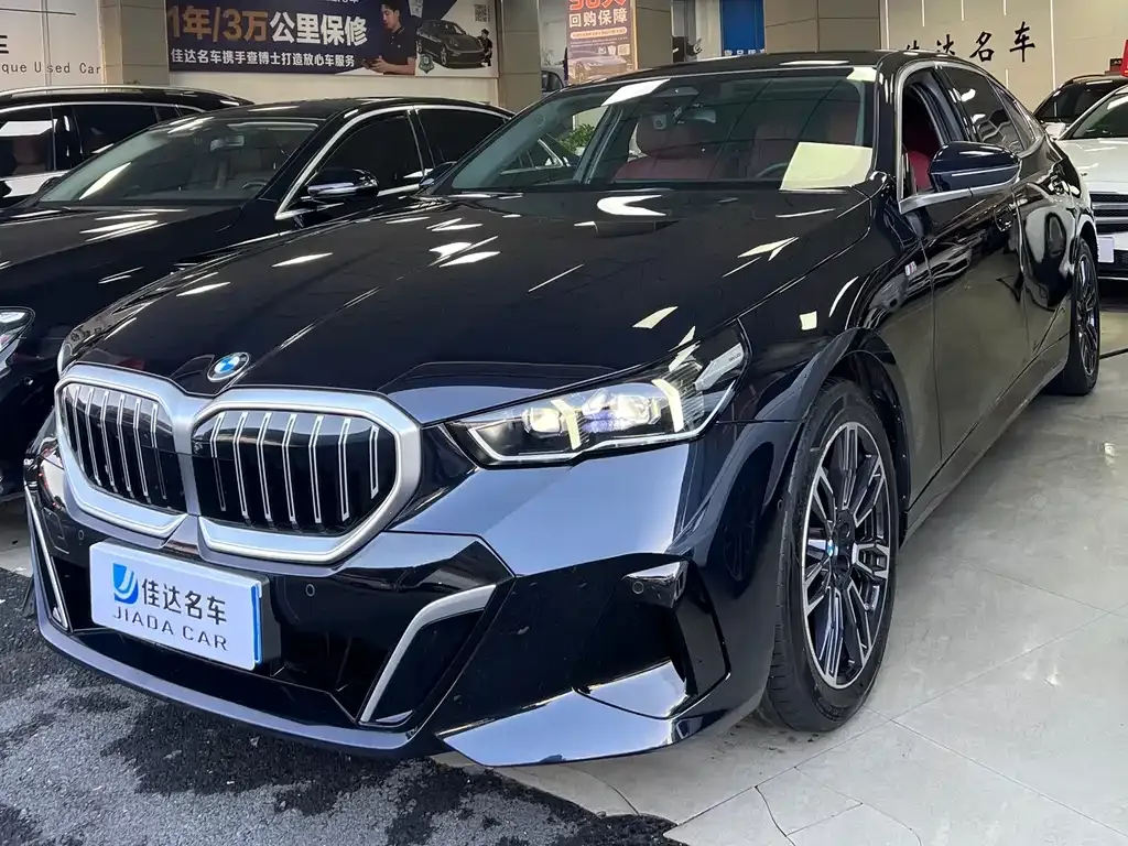 BMW 5 Series 2025 из CN, фото 1