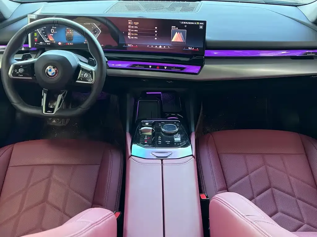 BMW 5 Series 2025 из CN, фото 7
