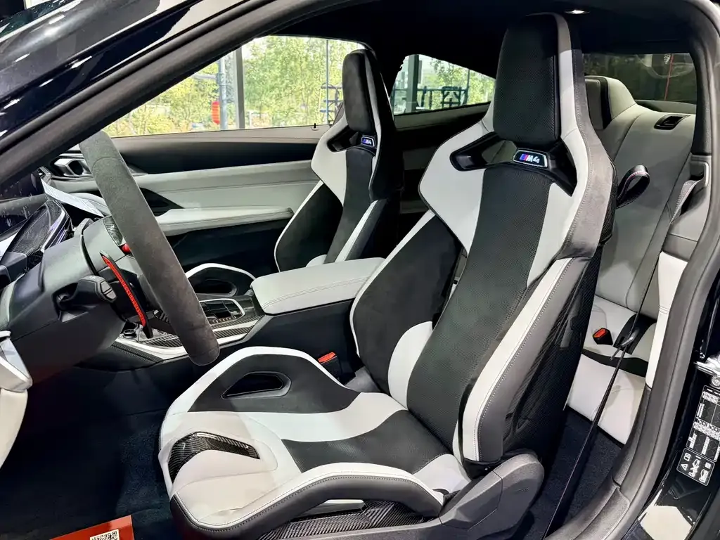 BMW M4 2025 из CN, фото 7
