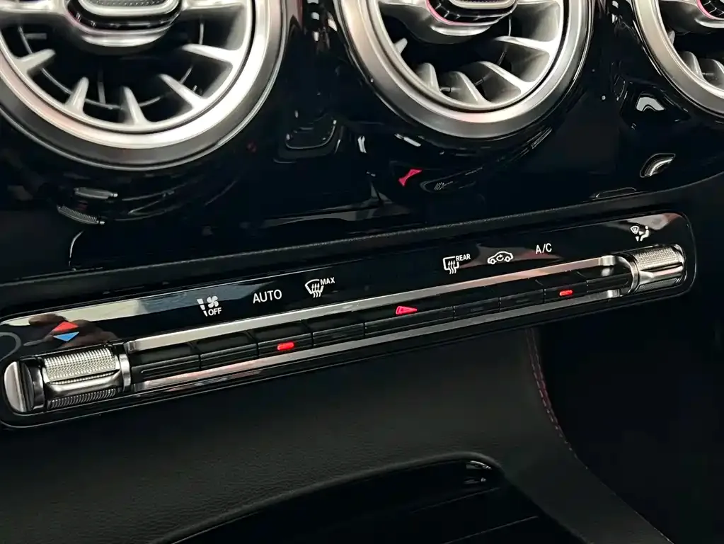 Mercedes-Benz A-Class 2023 из CN, фото 8