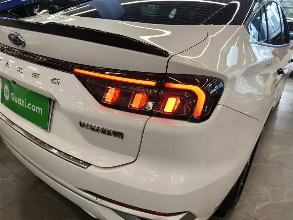 Ford Mondeo 2023 из CN, фото 8