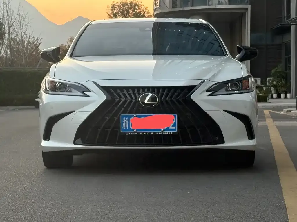 Lexus ES 2024 из CN, фото 2