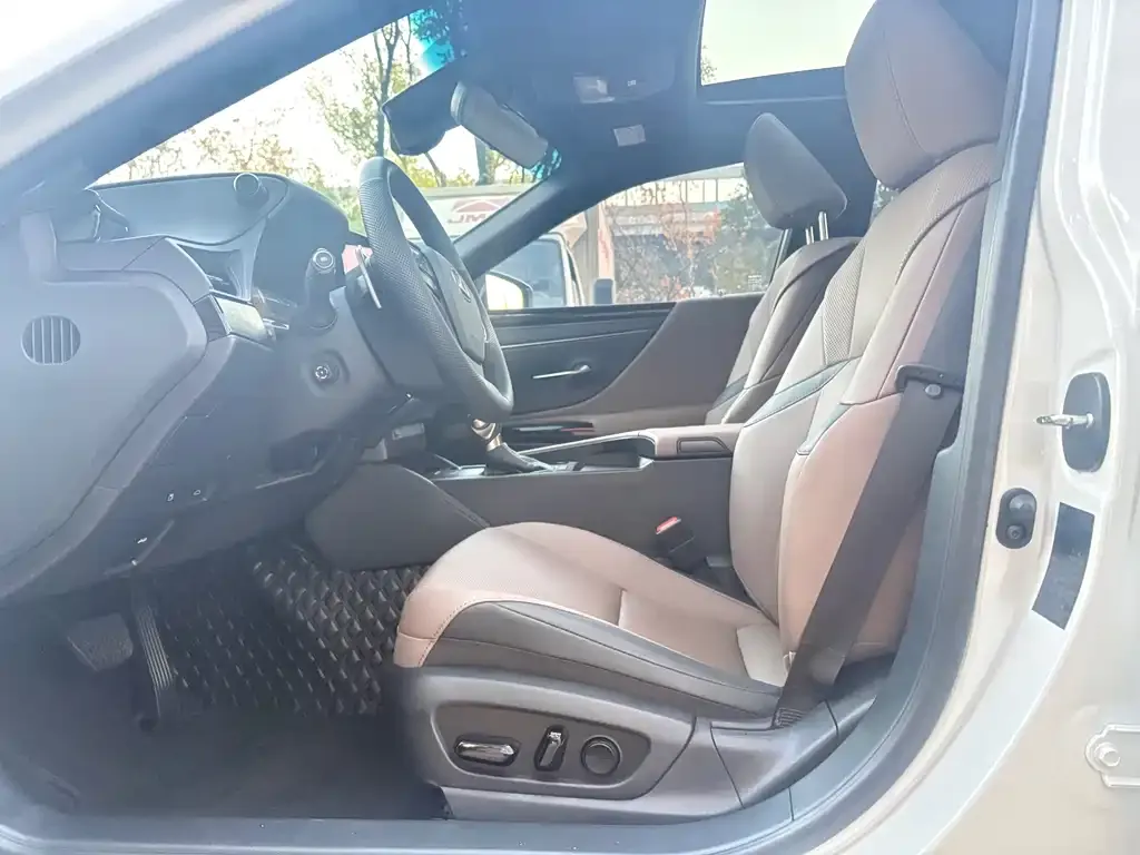 Lexus ES 2024 из CN, фото 4