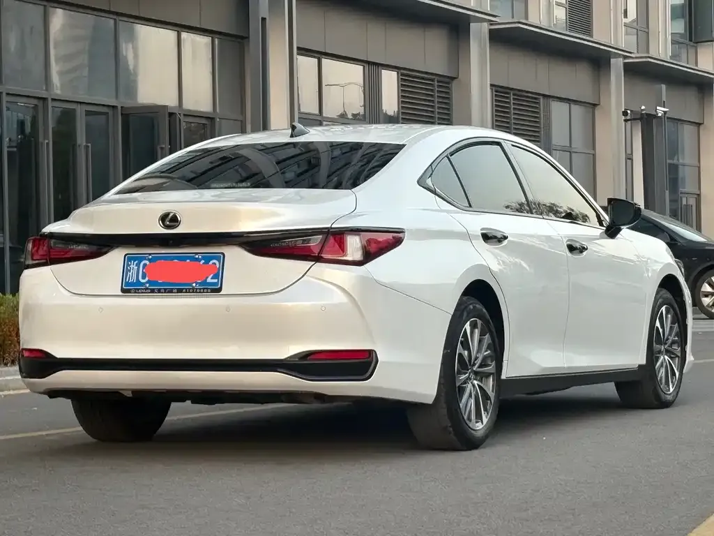 Lexus ES 2024 из CN, фото 7