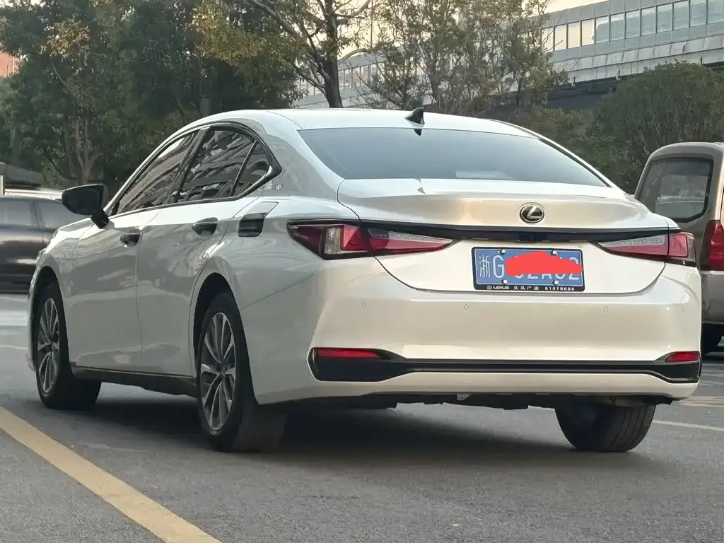 Lexus ES 2024 из CN, фото 9