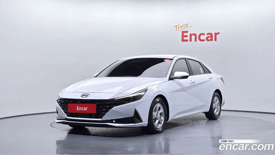 Hyundai AVANTE — фото 1