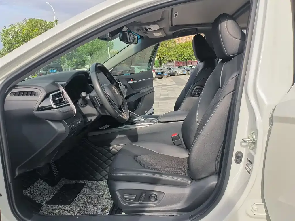 Toyota Camry 2022 из CN, фото 8