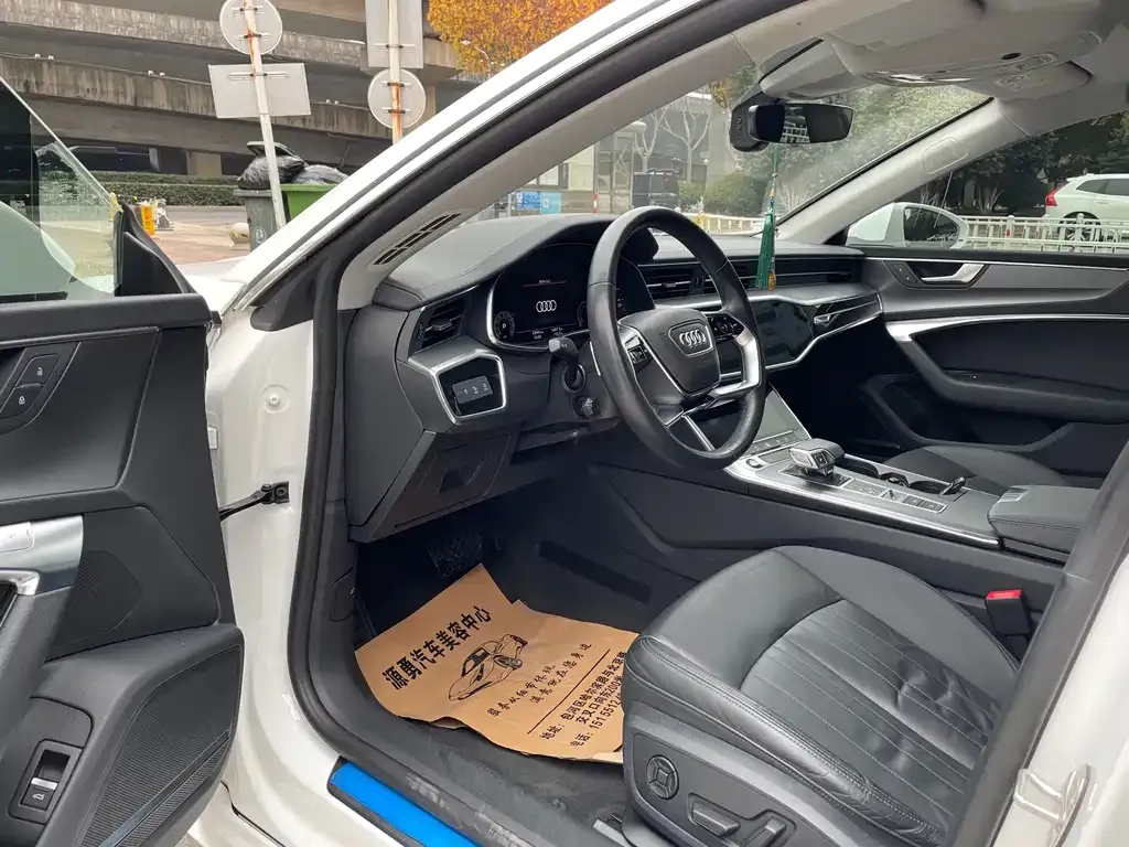 Audi A7 2021 из CN, фото 4