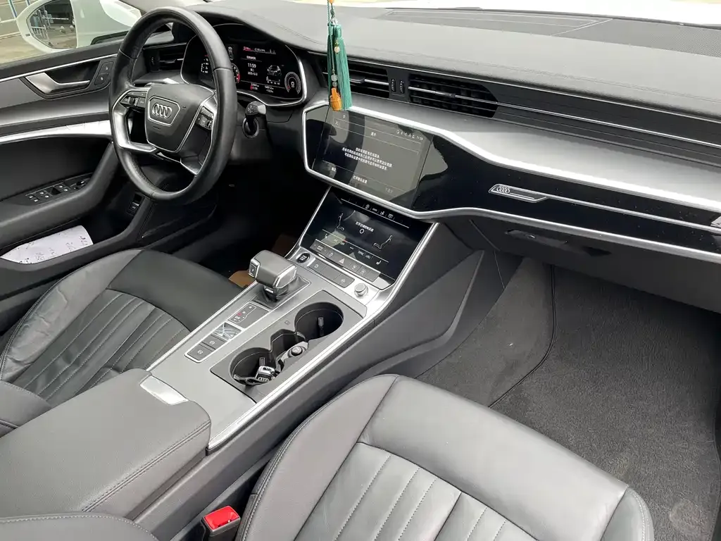 Audi A7 2021 из CN, фото 8