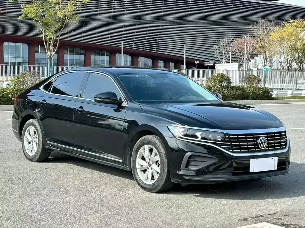 Volkswagen Passat 2023 из CN, фото 1