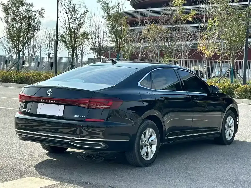 Volkswagen Passat 2023 из CN, фото 7