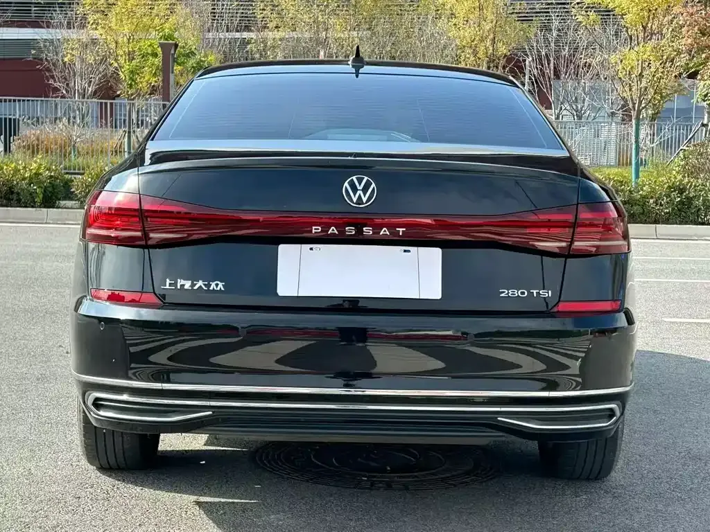 Volkswagen Passat 2023 из CN, фото 8