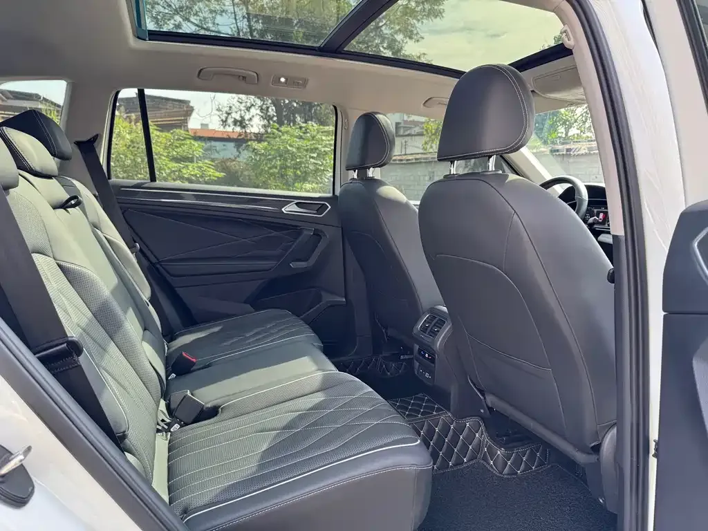 Volkswagen Tiguan L 2023 из CN, фото 9