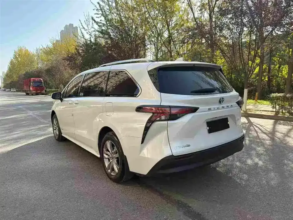 Toyota Sienna 2024 из CN, фото 7