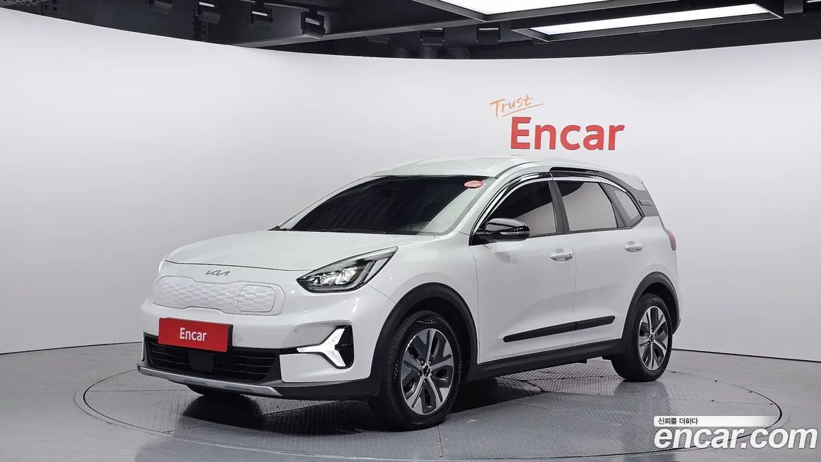 Kia Niro — фото 1