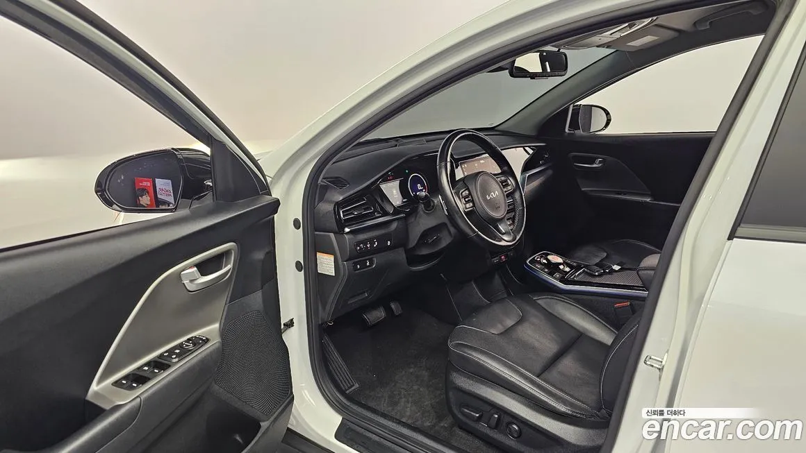 Kia Niro — фото 10