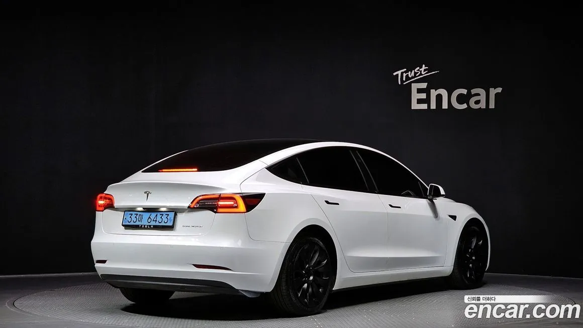 Tesla Model 3 — фото 2